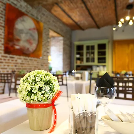 Le Manoir Du Capitaine 3* 펠루이