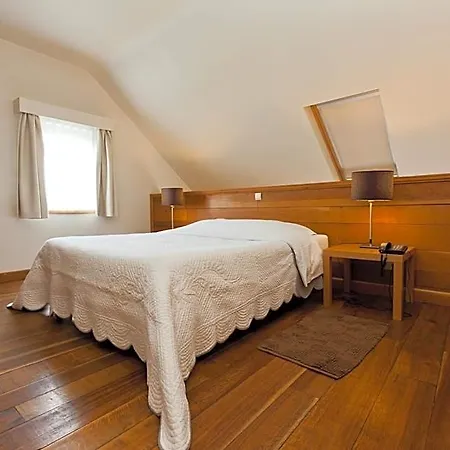Le Manoir Du Capitaine Apart Otel Feluy