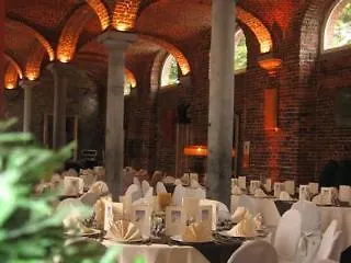 Le Manoir Du Capitaine Apart Otel Feluy