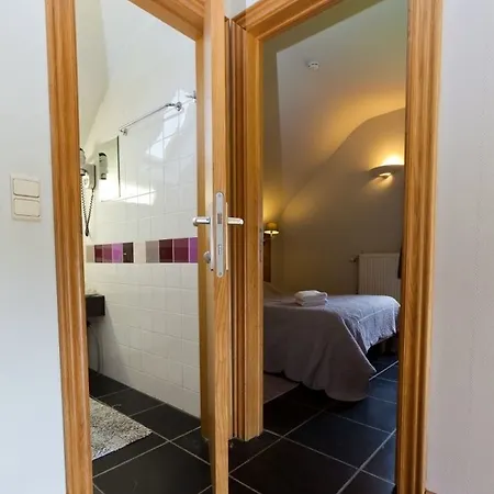 Le Manoir Du Capitaine Apart Otel Feluy